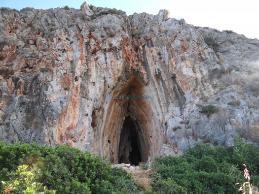 Αποτέλεσμα εικόνας για Στο σπήλαιο του Σίμου