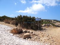Lesser Cyclades - Iraklia  - Agios Athanasios - Path to Cave